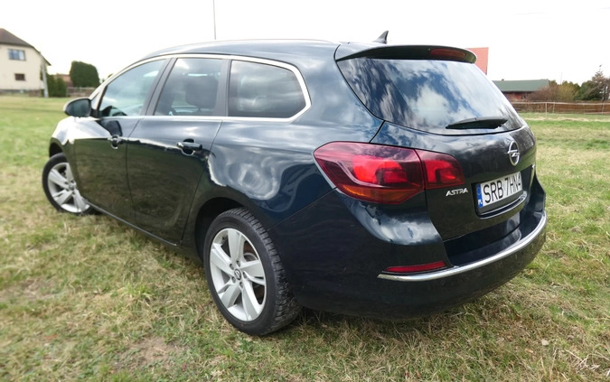 Opel Astra cena 26900 przebieg: 250000, rok produkcji 2014 z Nowe Miasto Lubawskie małe 254